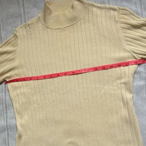 Liz Claiborne Silk Ivory Ribbed Turtleneck Sweater - Picture 12 of 13